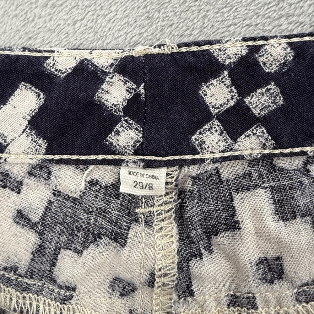 Two by Vince Camuto Navy White Ikat Linen Blend Summer Shorts Women's Size 29/8 - Picture 6 of 12